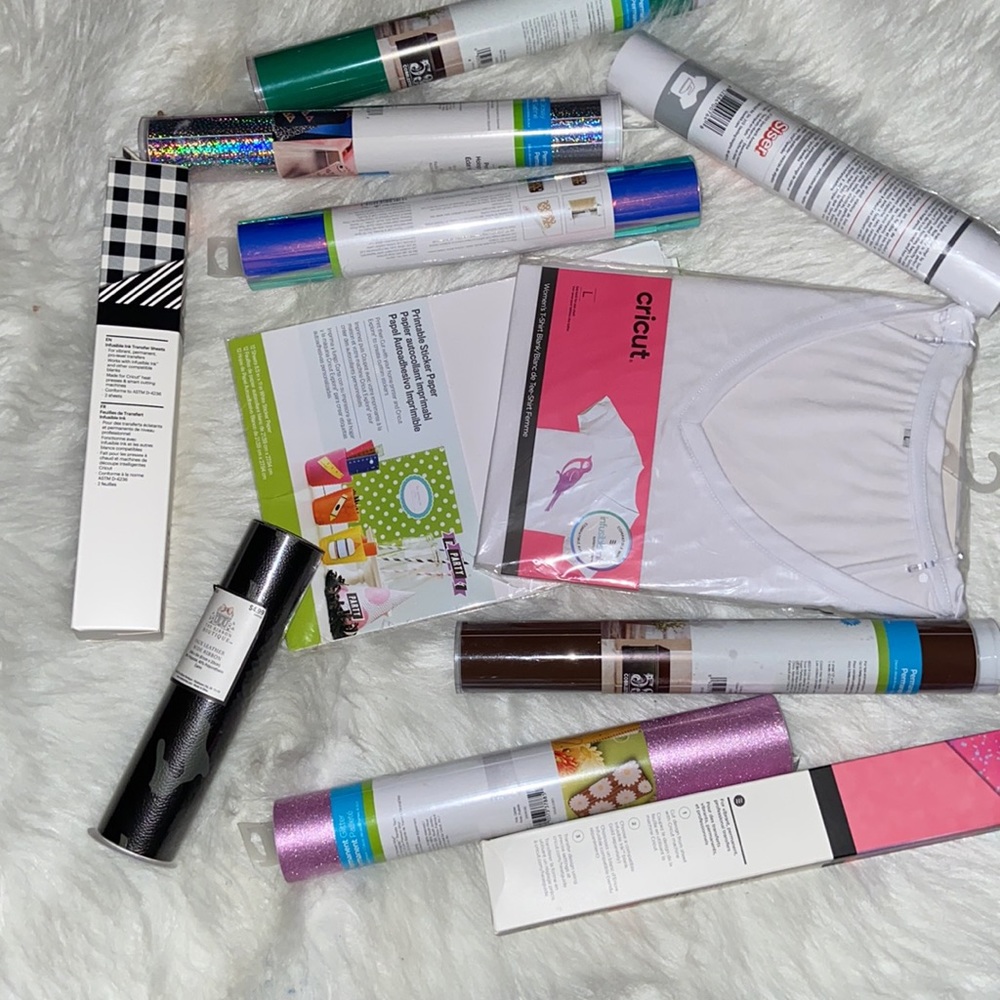 15 Cricut, Siser, Paper Studio Brands and more. Craft Bundle